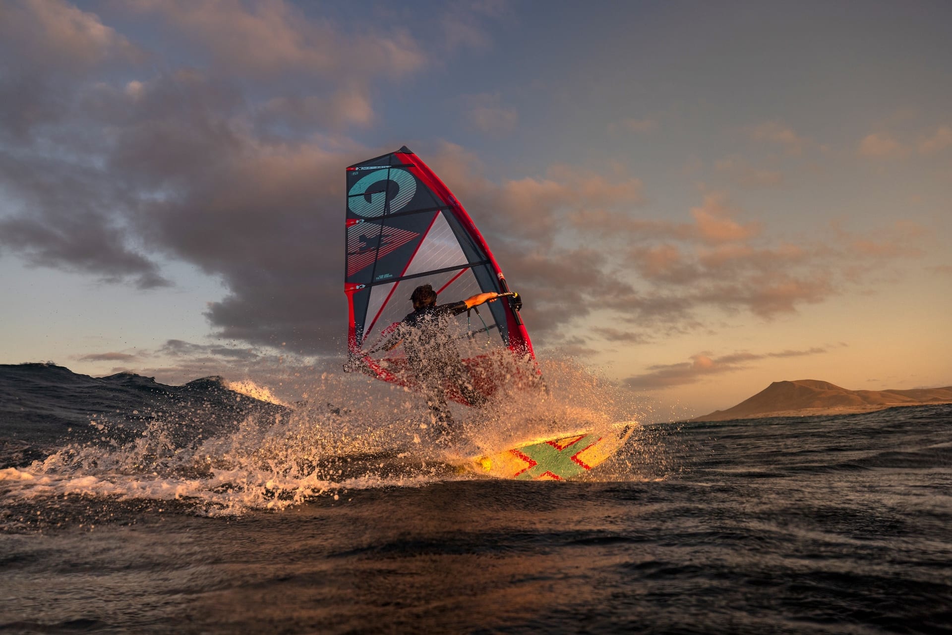 WINDSURFING LAGERTØMMING: SURF1 BLIR ADDICTED