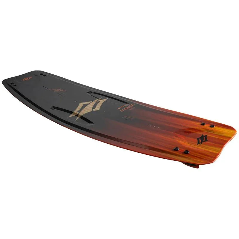 Naish Motion: Freeride - Kongen i Helt Ny Drakt - Surf1